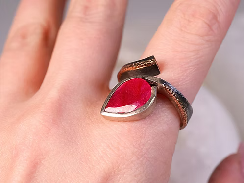BORA: Ruby Ring Open Pear Wrap