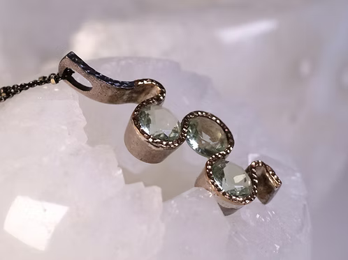 BORA: Green Amethyst Pendant Snake S-Curve Trio
