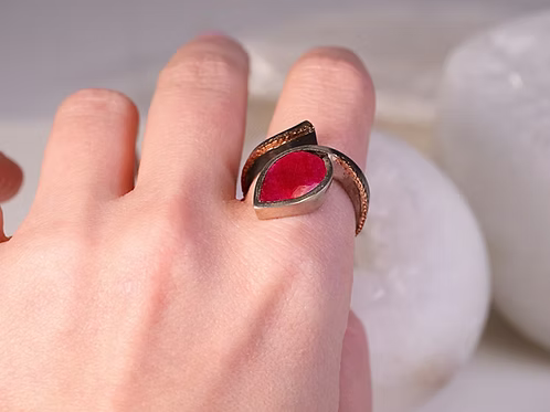 BORA: Ruby Ring Open Pear Wrap
